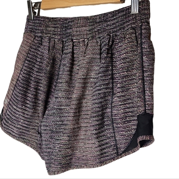 Lululemon × Peloton Hotty Hot Short ll 4" long. - Picture 7 of 16